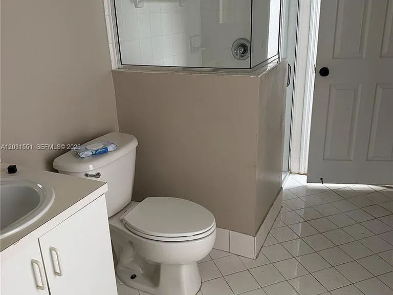 3581 NE 11th Dr — Photo 7