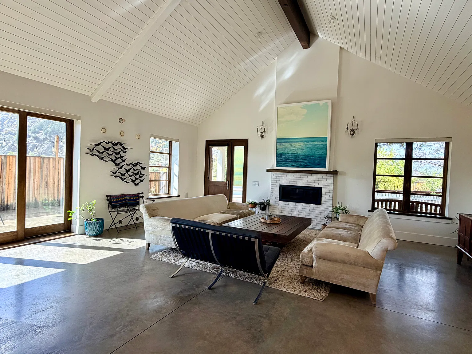 3 bed, 2440 sqft, $4,500 — Photo 4