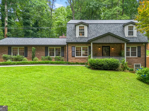 1050 Lake Charles Dr, Roswell, GA 30075