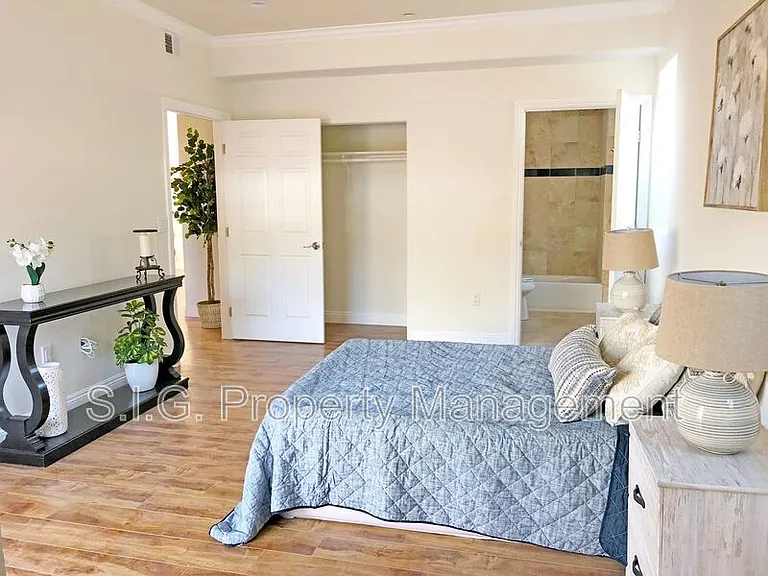 10215 Tujunga Canyon Blvd #106 — Photo 19
