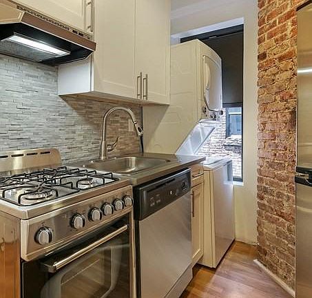 3rd image of 314 E 78th St APT 13