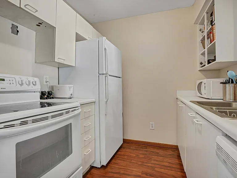 189 Hawkins Ln #F — Photo 7