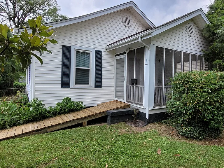 3301 Clearview St — Photo 2