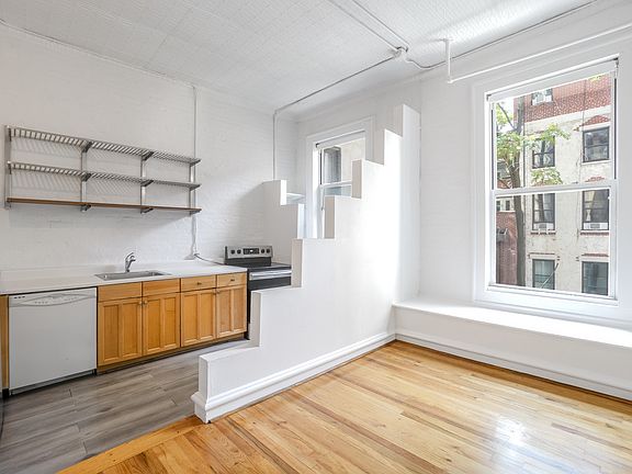4th image of 44 W 17th St APT 3