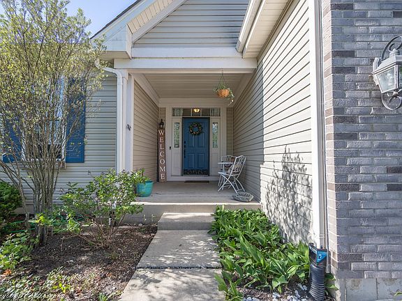 2nd image of 366 Chautauqua Ln