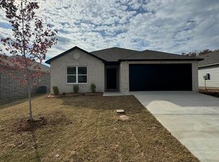 1325 Agogo Ln, Conway, AR 72034