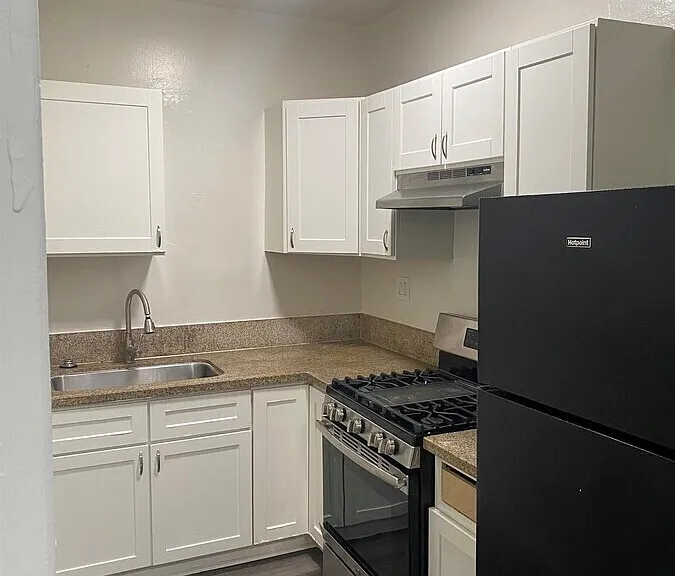 1439 Cedar Ave #14 — Photo 3