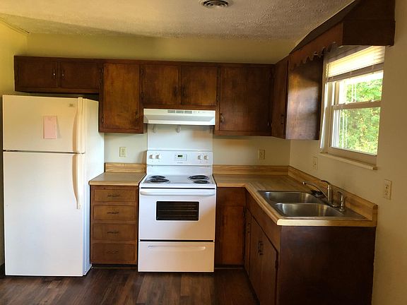 4th image of 4026 Julian Ave