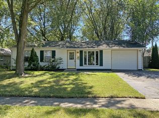 970 Upper Brandon Dr, Aurora, IL 60506