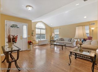 41 Ivy Hill Rd, Lakewood, NJ 08701
