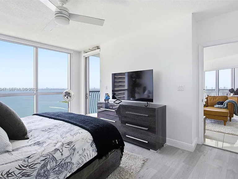1750 N Bayshore Dr #4801 — Photo 32