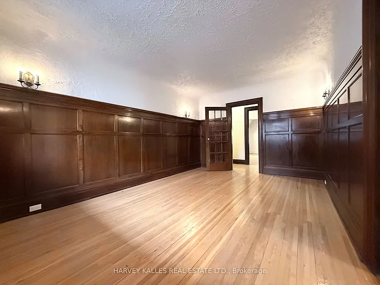 42 Glencairn Ave #B — Photo 9