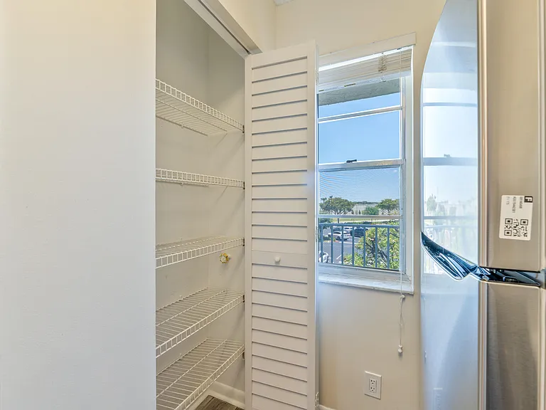 2226 N Cypress Bend Dr #308 — Photo 43