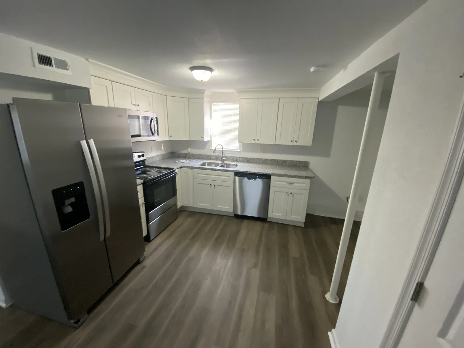 4 bed, 1800 sqft, $2,500 — Photo 3