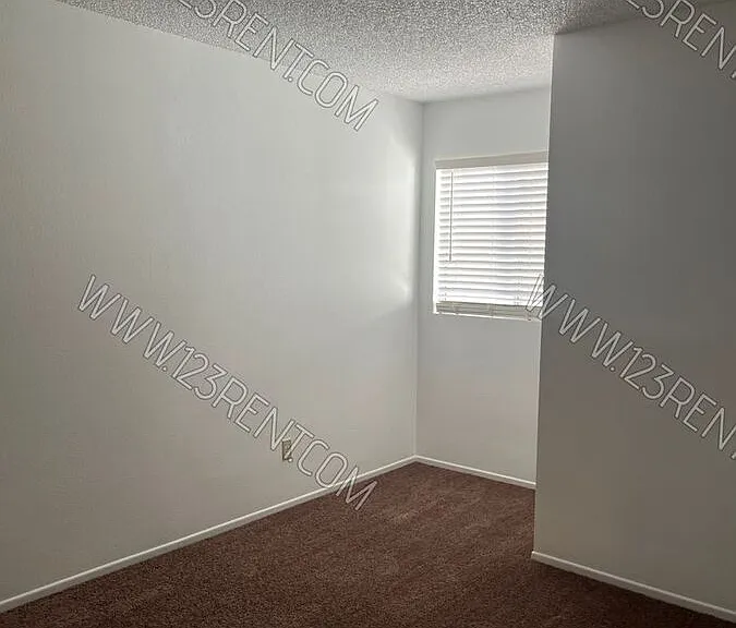 1628 Cactus Dr #B — Photo 12