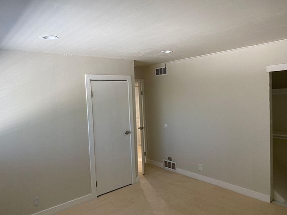 Upstairs 2nd bedroom