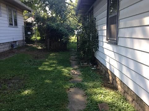 2nd image of 2525 Brookway St