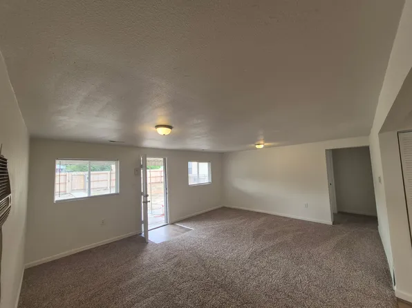 1127 Agate Pl, Pueblo, CO 81004