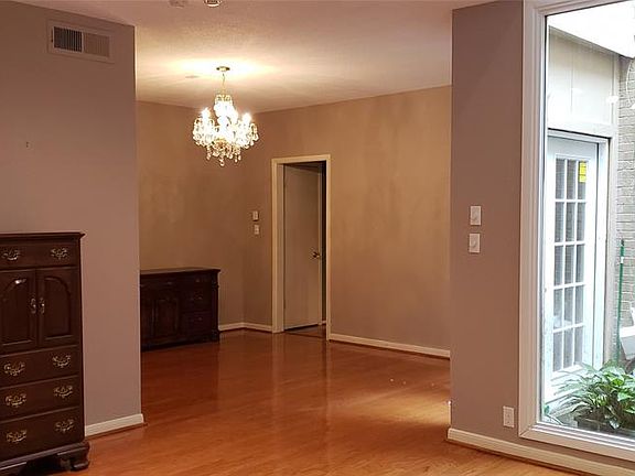 3rd image of 2323 Augusta Dr APT 38