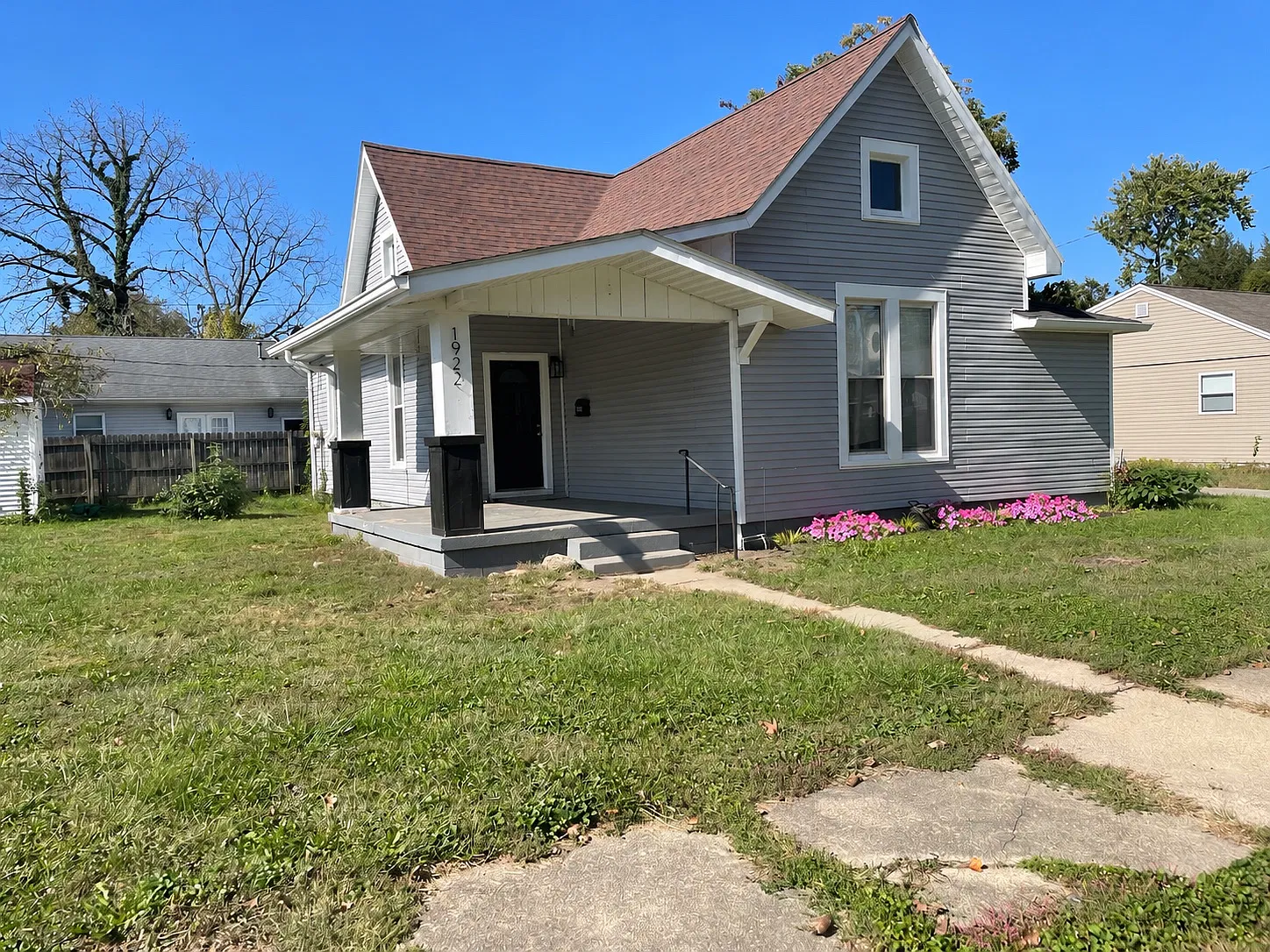 1922 North Cherry Street — Photo 1