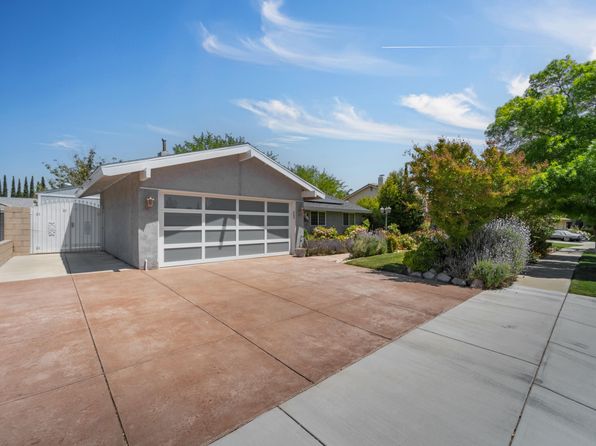 39718 Country Club Dr, Palmdale, CA 93551