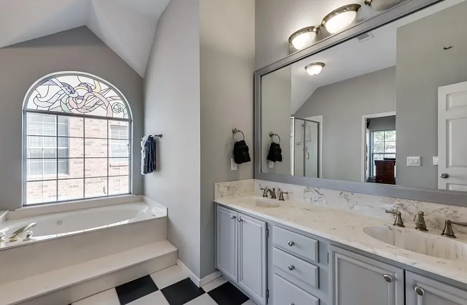4 bed, 2222 sqft, $5,000 — Photo 4
