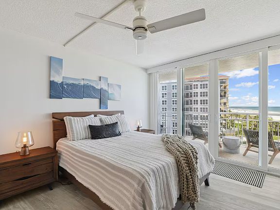 3rd image of 1601 Ocean Dr S APT 401
