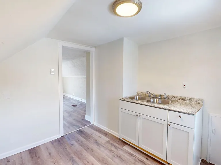 294 Madison Ave — Photo 8