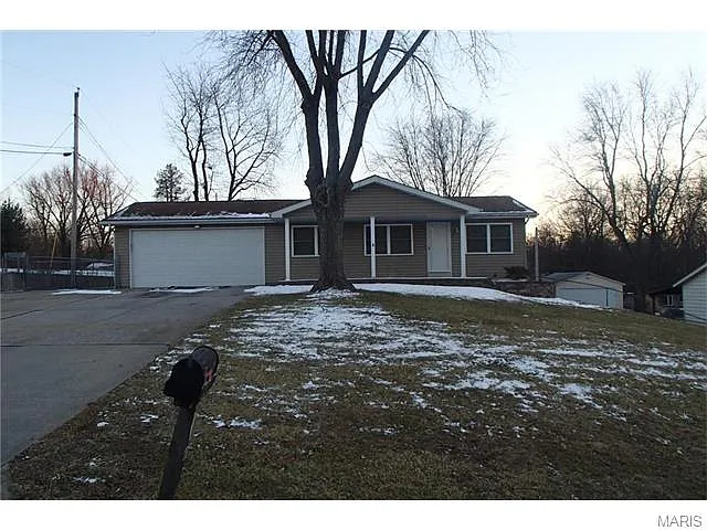 4006 Kathleen Pl photo 1