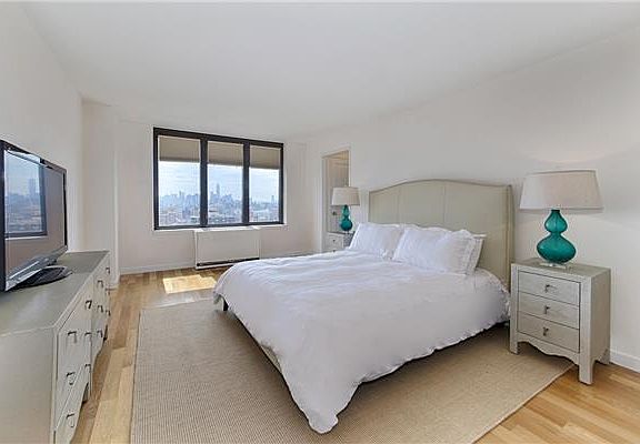 3rd image of 330 E 38th St APT 45D