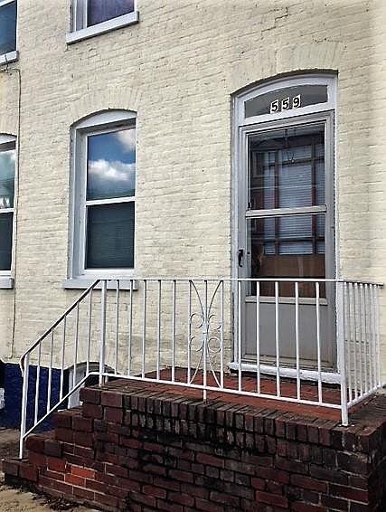1st image of 559 Salem Ave #2