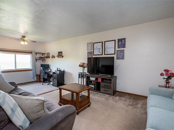 4th image of 3168 122nd St