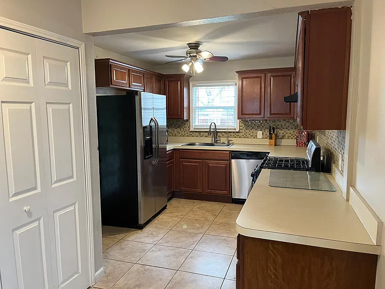 4000 Winfield Ave — Photo 14