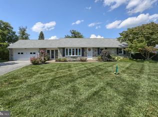 9 Budview Dr, Willow Street, PA 17584