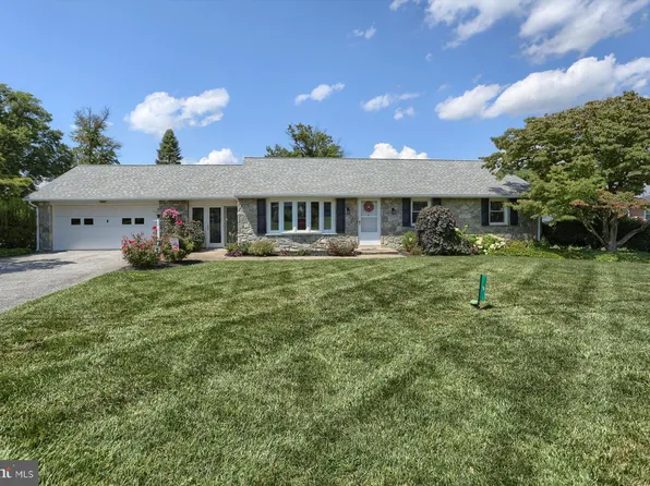 9 Budview Dr, Willow Street, PA 17584