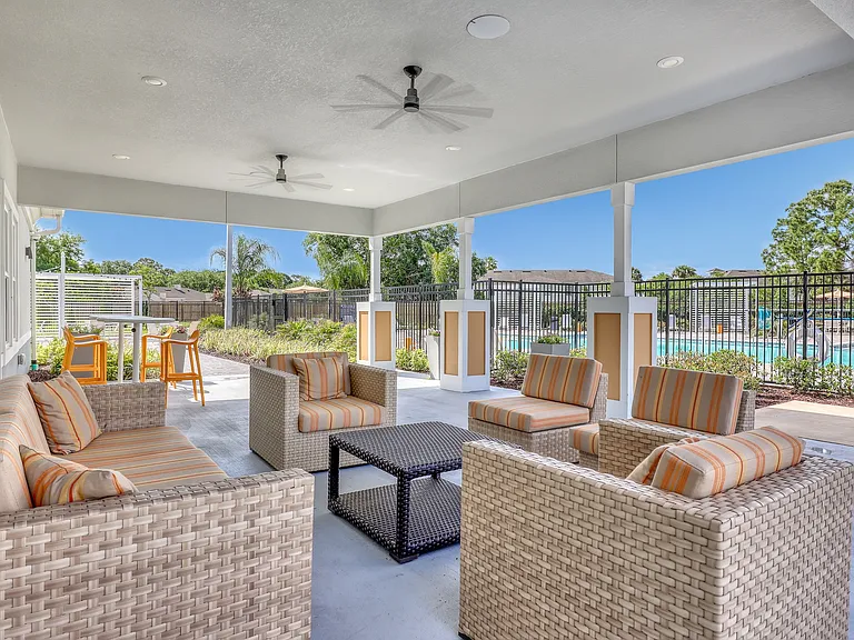 Palm Breeze Apartments — Photo 49