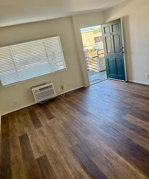 5330 N Figueroa St #203 — Photo 6