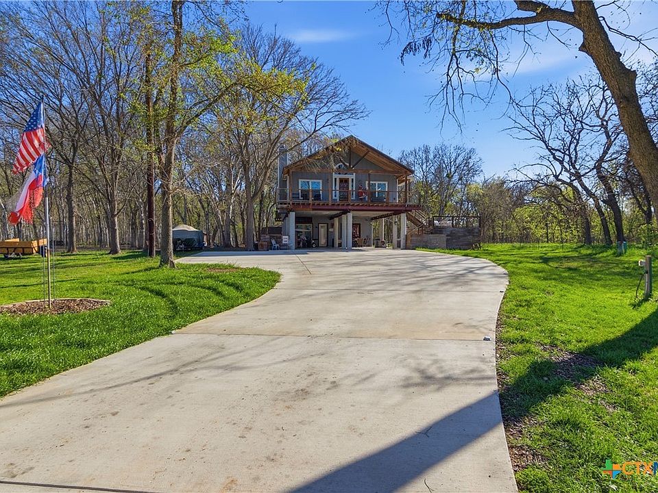 1st image of 121 Lakeside Dr