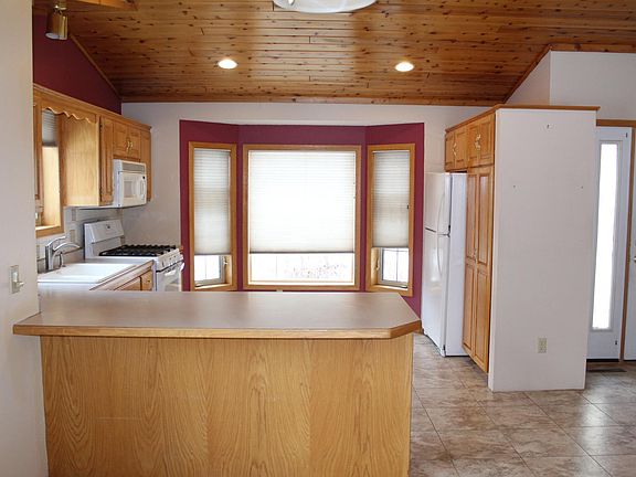 2nd image of 3145 Lake Ridge Dr