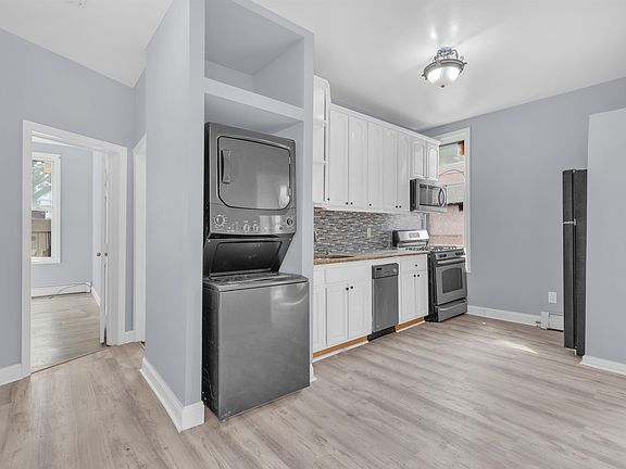 3rd image of 149 Bowers St APT 3