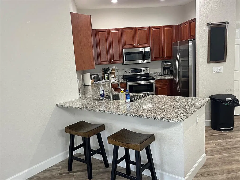 3 bed, 2.0 bath, 1586 sqft, $1,800 — Photo 4