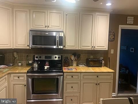 3rd image of 130 Hiawatha Trl