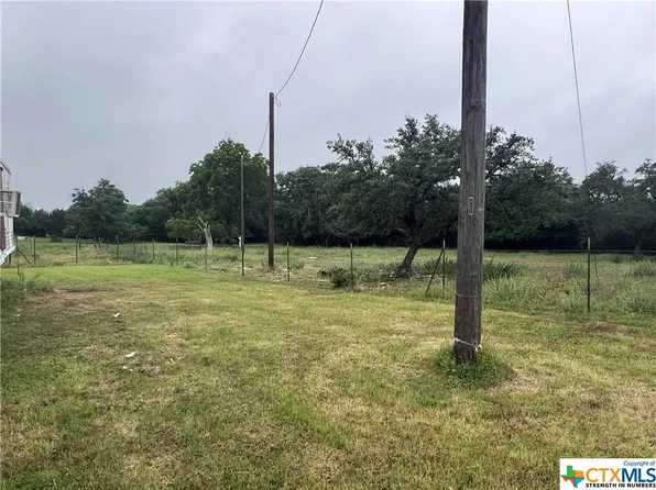 633 Apache St, Kempner, TX 76539