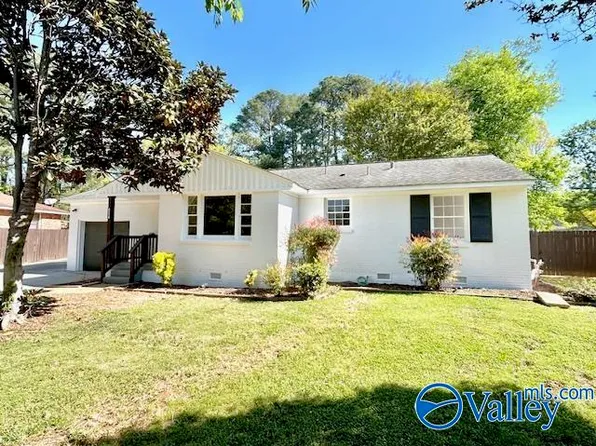 318 Graycroft Dr SW, Huntsville, AL 35802