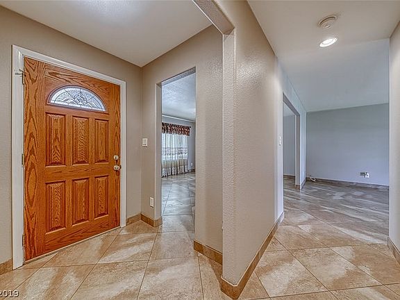 5th image of 4613 Diamond Head Dr