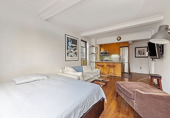 4th image of 7 Park Ave APT 5F