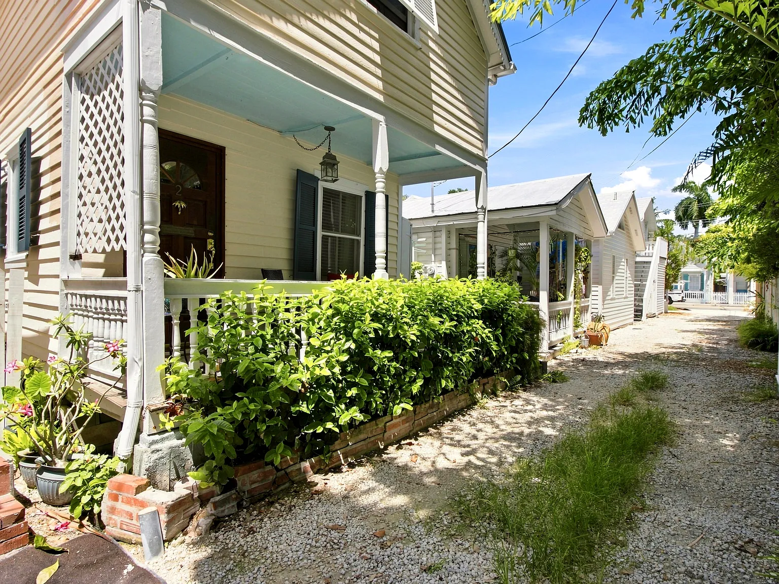 3 bed, 3.5 bath, 1800 sqft, $15,000 — Photo 2