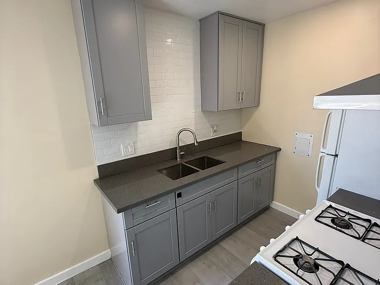 12736 Mitchell Ave #5 — Photo 4