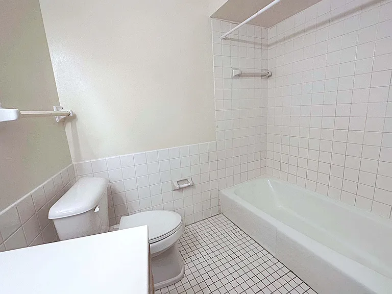 Southgate Apartments — Photo 85