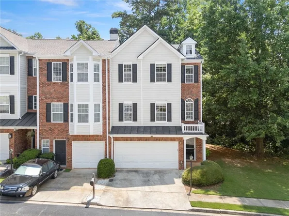 446 Sandtrap Ln, Sugar Hill, GA 30518